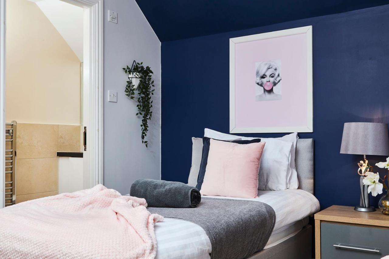 Striking Monroe Suite! Bath Luaran gambar