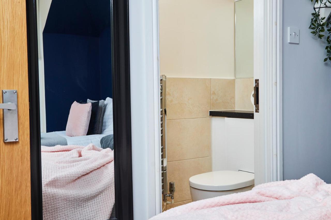 Striking Monroe Suite! Bath Luaran gambar