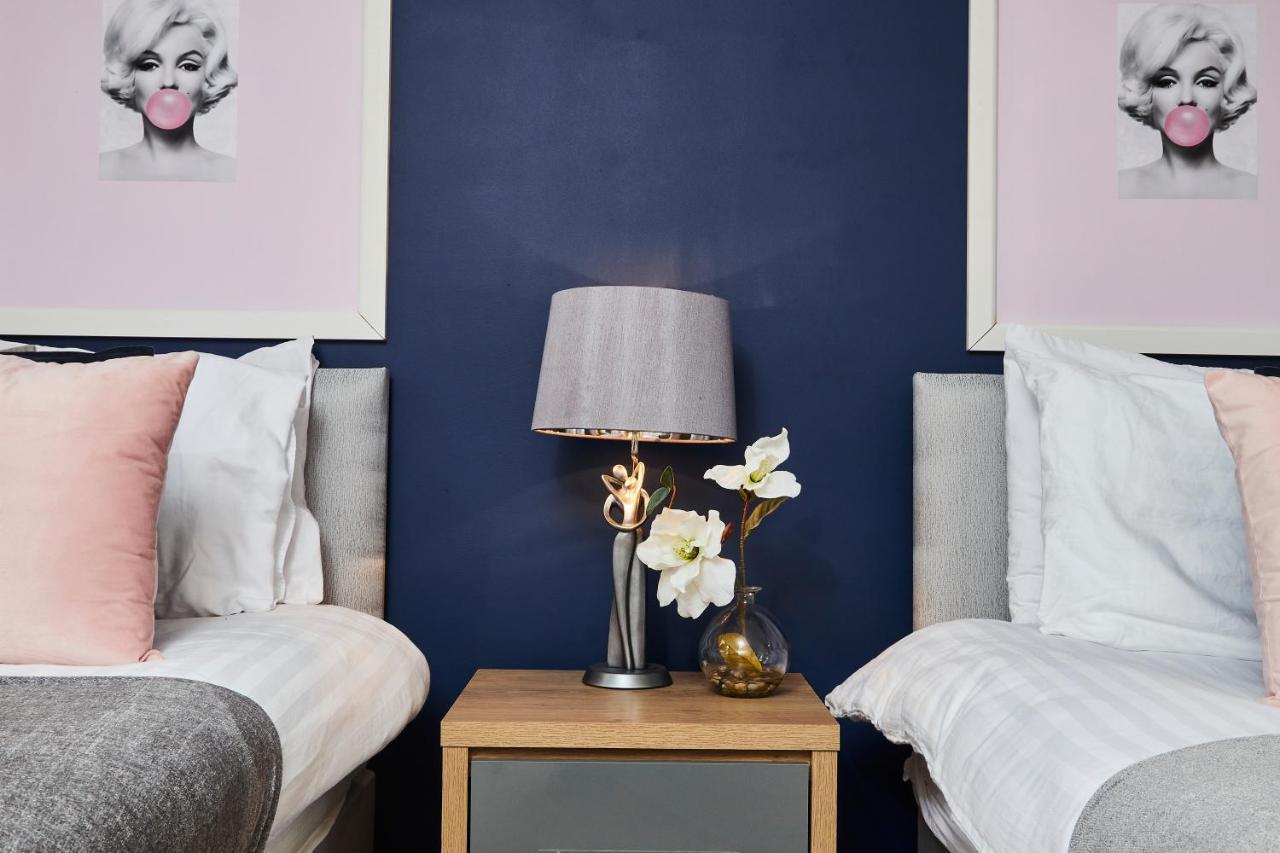 Striking Monroe Suite! Bath Luaran gambar